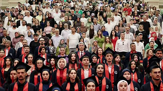 ERÜ Sağlık Hizmetleri Meslek Yüksekokulu yeni mezunlarını verdi