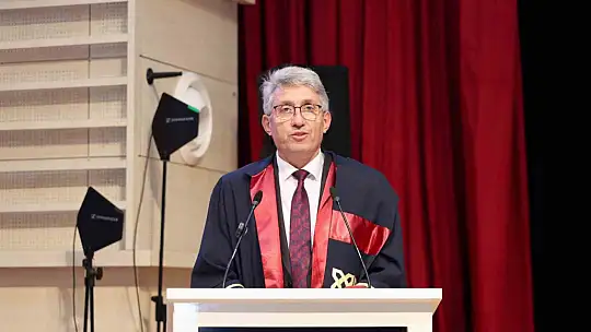 ERÜ Sağlık Hizmetleri Meslek Yüksekokulu yeni mezunlarını verdi