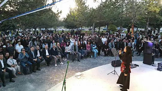 ERÜ sahne muhteşem konserle açıldı