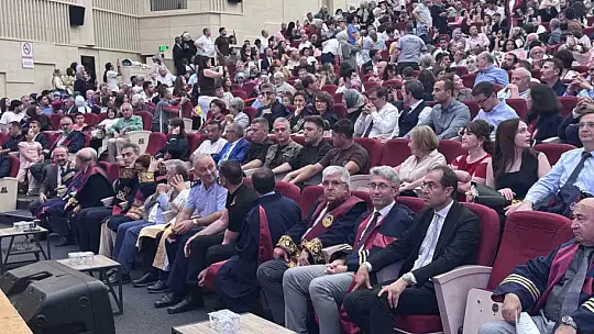 ERÜ Tıp Fakültesi 52. dönem mezunlarını verdi