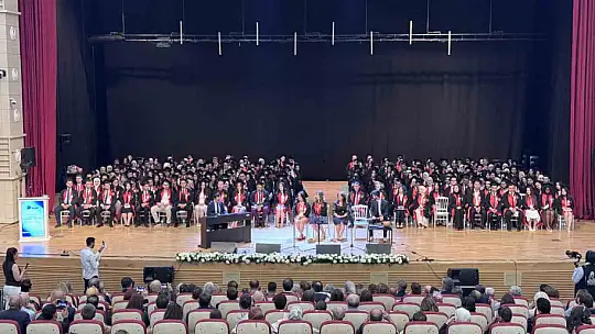 ERÜ Tıp Fakültesi 52. dönem mezunlarını verdi
