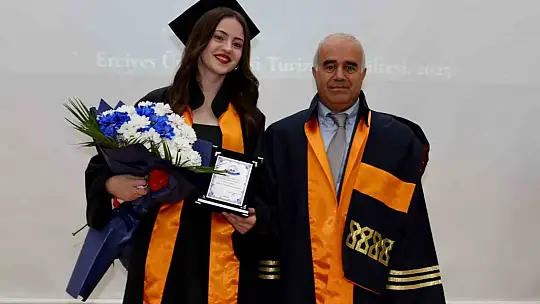 ERÜ Turizm Fakültesi 16. dönem mezunlarını verdi