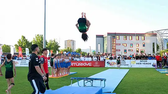 ERVA ve GSB Yaz Okullarına coşkulu açılış