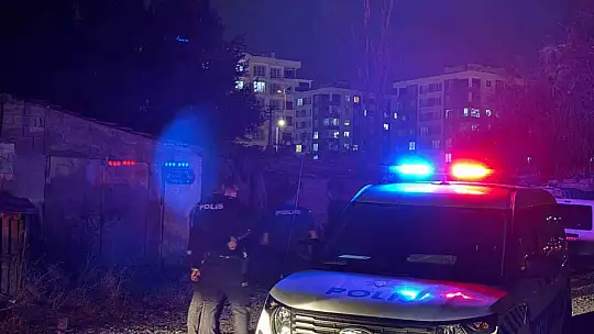 Evinde bıçaklı saldırıya uğrayan 12 yaşındaki çocuk yaralandı