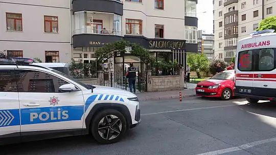 Evinde tabancayla vurulmuş halde bulundu