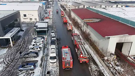 Fabrika yangını havadan görüntülendi