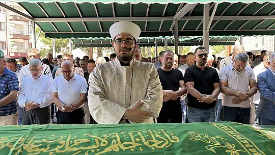 Feci kazada hayatını kaybeden anne ve 8 aylık bebeği yan yana toprağa verildi