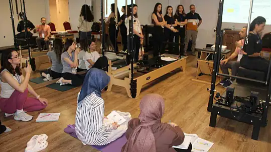 Fizyoterapistlere skolyoz ve plates eğitimi verildi