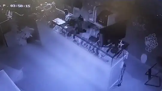 Forklifle gelmiş, eşekle kaçmış