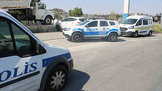 Foseptik inşaatında üzerine taş düşen işçi yaralandı