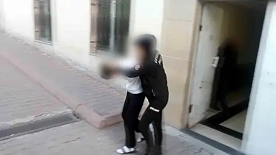 Fuhşa yer temin eden cezaevi firarisi kadın yakalandı