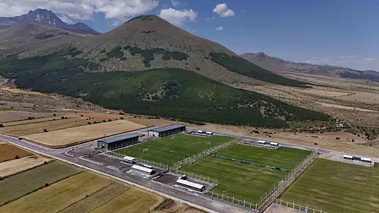 Futbol takımları, yeni sezon öncesi Erciyes Yüksek İrtifa Kamp Merkezi'nde buluşuyor