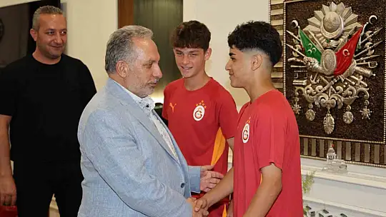 Galatasaray'a transfer olan Talaslı yıldızlardan Başkan Yalçın'a ziyaret