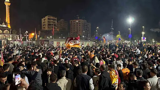 Galatasaray taraftarları Kayseri'de şampiyonluğu kutladı