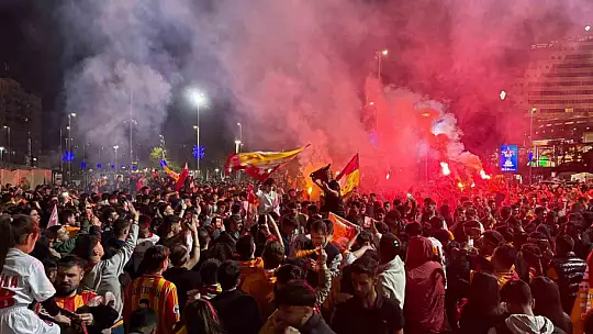 Galatasaray taraftarları Kayseri'de şampiyonluğu kutladı