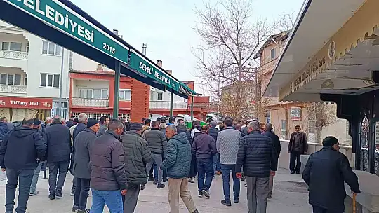 Gaziantep'te boşandığı eşi tarafından öldürülen kadın Kayseri'de toprağa verildi