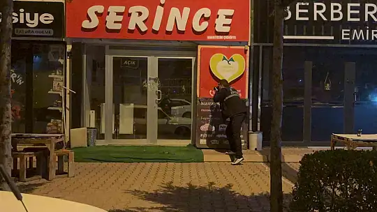 Gece yarısı çiğ köfte dükkanını kurşunlayıp, kaçtılar