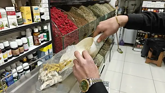 Geçmeyen öksürüğe 'bitkisel' karışım