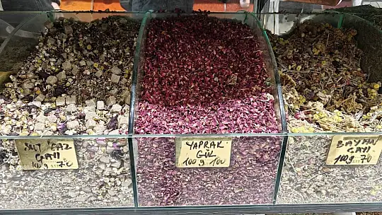 Geçmeyen öksürüğe 'bitkisel' karışım