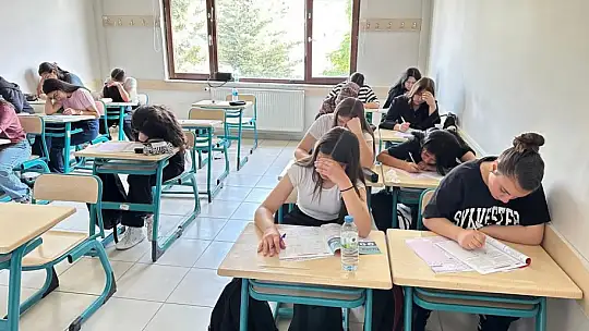Genç KAYMEK'te deneme sınavlarıyla geleceğe hazırlık