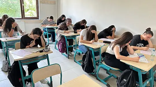 Genç KAYMEK'te deneme sınavlarıyla geleceğe hazırlık
