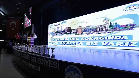 Genç sporcular ödüllendirildi