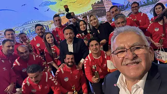 Genç sporcular ödüllendirildi