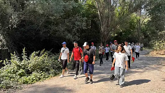Gençler Koramaz Vadisi Doğa Yürüyüşü ile doğanın kalbine dokundu