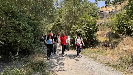 Gençler Koramaz Vadisi Doğa Yürüyüşü ile doğanın kalbine dokundu