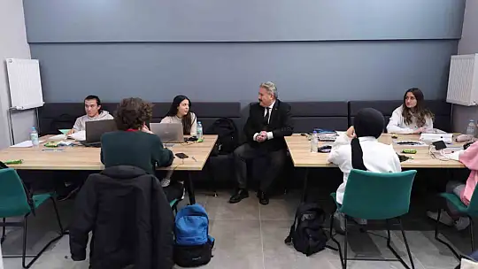 Gençlerin geleceği Melikgazi'nin destekleriyle yükseliyor