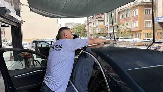 Gökten çamur yağdı, oto yıkamacılar ne yapacağını şaşırdı