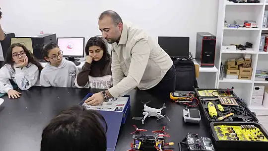 Gökyüzünün gelecekleri GÖKTİM'de yetişiyor