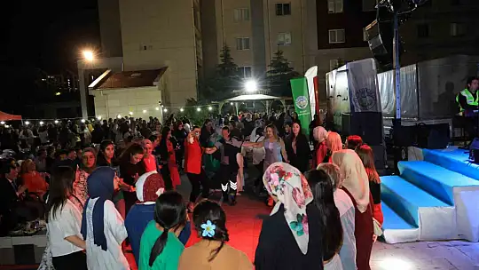 Grup Şantiye, bu kez de Gençlik Konseri'nde sahne aldı
