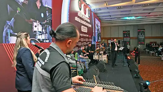 Grup Şantiye'nin ünü yayılıyor Antalya'da sahne aldı