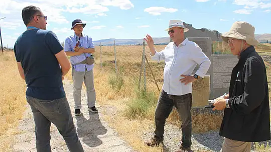 Güney Koreliler Kültepe'yi keşfediyor