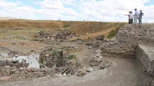 Güney Koreliler Kültepe'yi keşfediyor