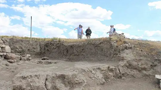 Güney Koreliler Kültepe'yi keşfediyor