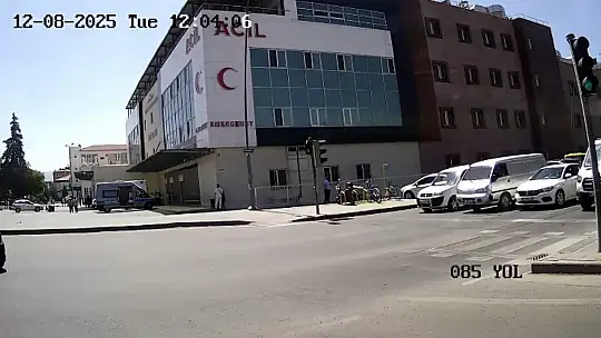 Güzergahını değiştirip baygınlık geçiren kadını hastaneye götürdü