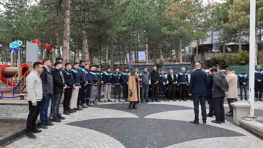 Hacılar Belediyesi personeli mesai başlangıcında bayramlaştı