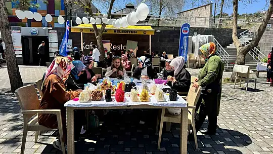 Hacılar'da el emeği göz nuru eserler sergilendi