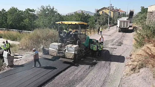 Hacılar'da yollara 1.450 tonluk asfalt dokunuşu