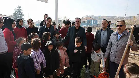 Hacılar el ele vererek geleceğe nefes oluyor