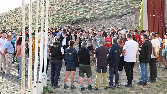 Hacılar'ın zirvesinde azim, dayanışma ve doğa sevgisi buluştu