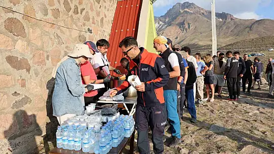 Hacılar'ın zirvesinde azim, dayanışma ve doğa sevgisi buluştu
