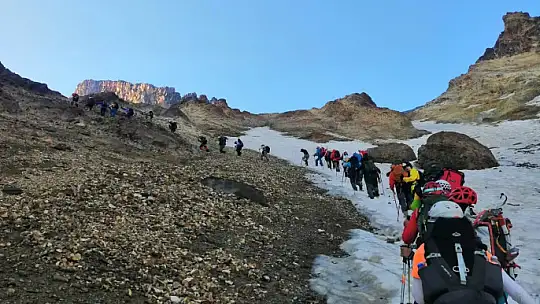 Hacılar'ın zirvesinde azim, dayanışma ve doğa sevgisi buluştu