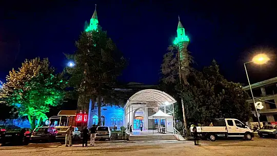 Hacılar kandil gecesinde huzurla doldu