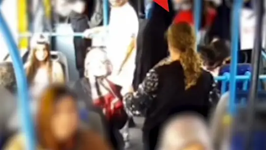 Halk otobüsünde düşürülen altın kolyeyi alan şahıs gözaltına alındı