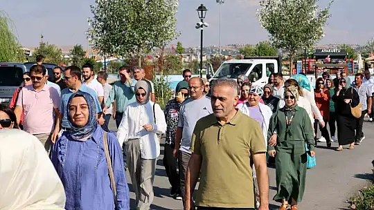Halk Sağlığı Haftası'nda 'sağlıklı yaşam için yürüyüş'