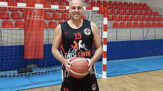 Hasan Aksoyak, basketbolda 40. aktif sezonuna çıktı