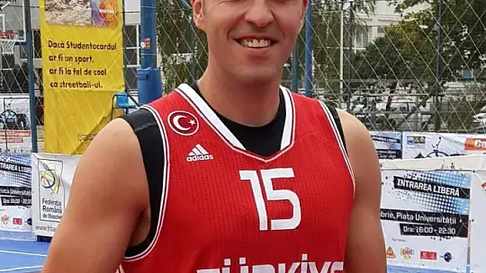 Hasan Aksoyak, basketbolda 40. aktif sezonuna çıktı